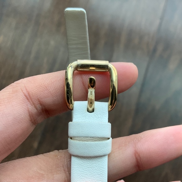 Watch - MARC BY MARC JACOBS Watch Cat Critter with White Leather Band. N… - Picture 4 of 6